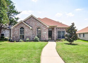 3960 Bexhill Dr in Plano, TX - Building Photo
