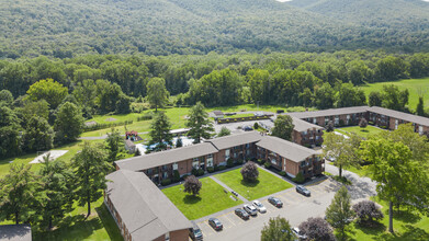 Mountainview Garden Apartments in Fishkill, NY - Building Photo - Building Photo