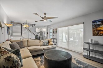 6162 SE Riverboat Dr in Stuart, FL - Building Photo - Building Photo