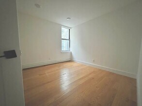 90 E 18th St in Brooklyn, NY - Building Photo - Building Photo
