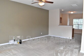 6864 Mountain Cir in Riverdale, GA - Building Photo - Building Photo