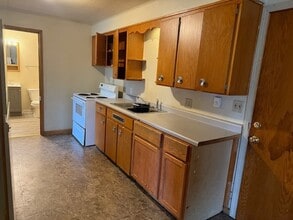 1325 9th St S in Virginia, MN - Foto de edificio - Building Photo