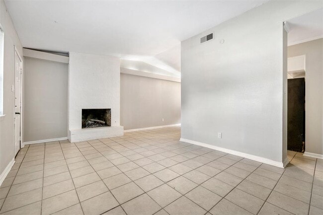 106 Oertli Ln in Austin, TX - Building Photo - Building Photo