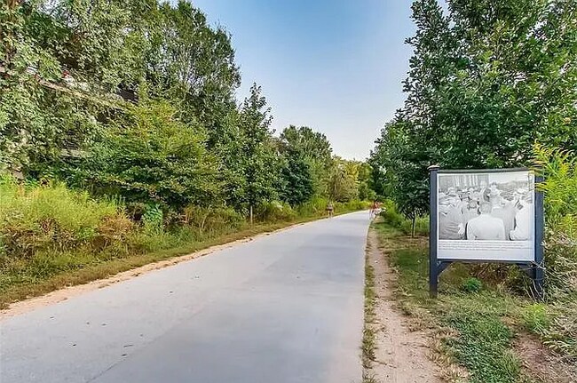821 Ralph McGill Blvd NE in Atlanta, GA - Building Photo - Building Photo