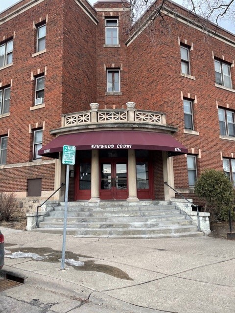 1788 Hennepin Ave S in Minneapolis, MN - Building Photo
