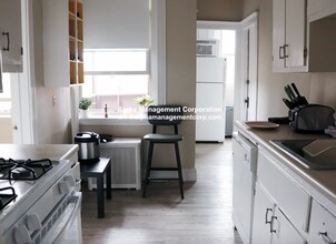 18 Alton Pl, Unit 5 in Brookline, MA - Building Photo - Building Photo