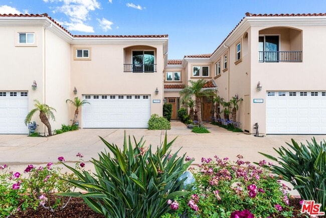 23929 De Ville Way in Malibu, CA - Building Photo - Building Photo
