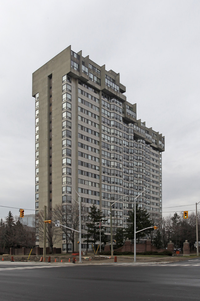 Shergate Tower in Mississauga, ON - Building Photo - Building Photo