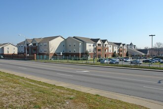 Ford Residential Complex in Nashville, TN - Foto de edificio - Building Photo