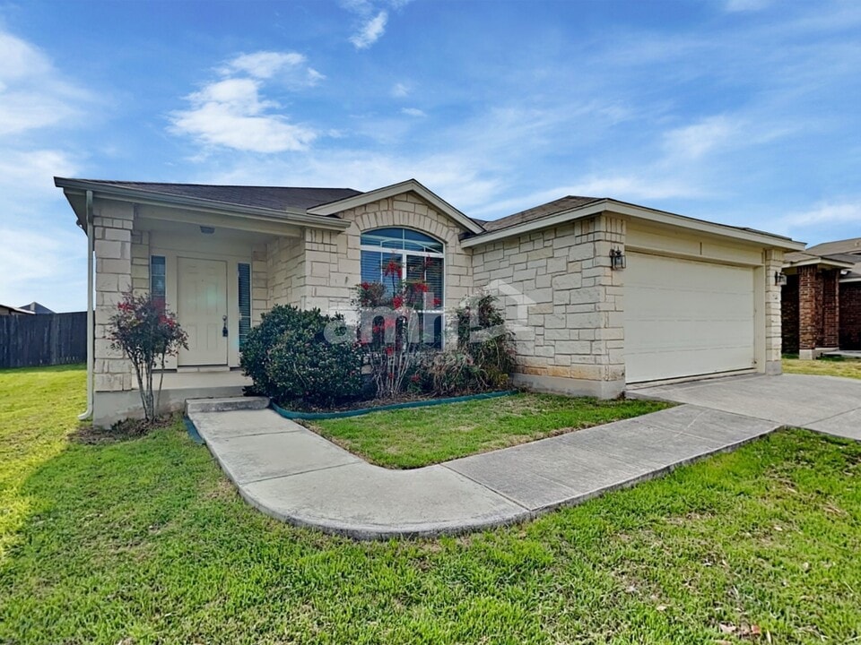 2240 Hazelwood in New Braunfels, TX - Building Photo