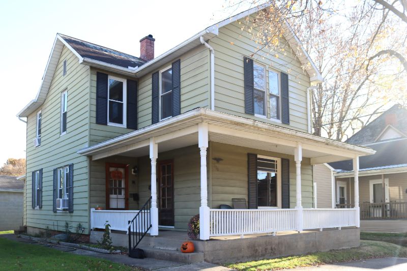 210 Montgomery St in Marietta, OH - Building Photo
