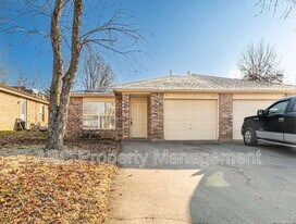 5803 Samantha St in Fayetteville, AR - Building Photo