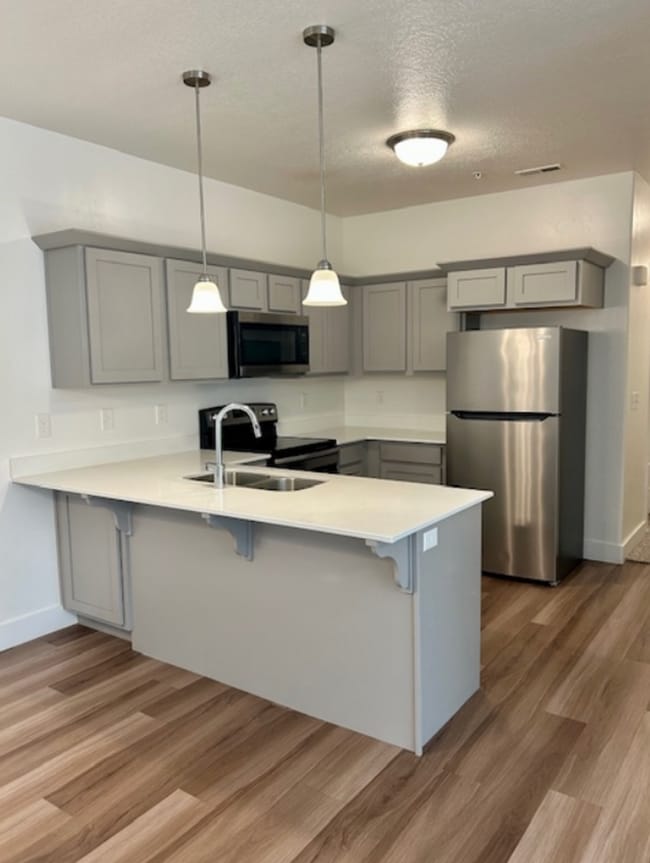 1794 W Eaglewood Dr in Eagle Mountain, UT - Building Photo - Building Photo