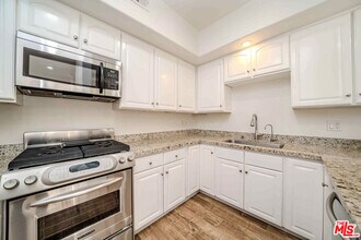 2311 Schader Dr in Santa Monica, CA - Building Photo - Building Photo