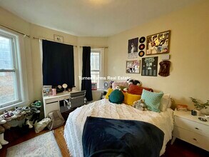 21 Bucknam St, Unit 2 in Boston, MA - Foto de edificio - Building Photo