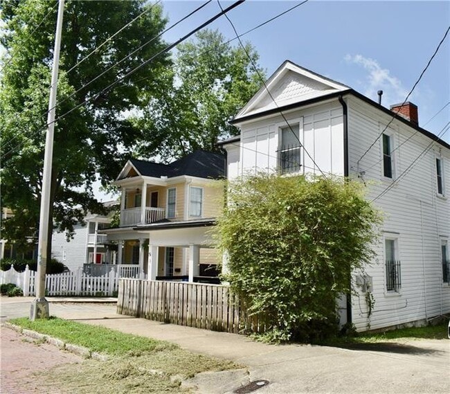 property at 531 Connally St SE