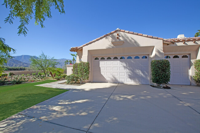 79095 Mission Dr W in La Quinta, CA - Foto de edificio - Building Photo