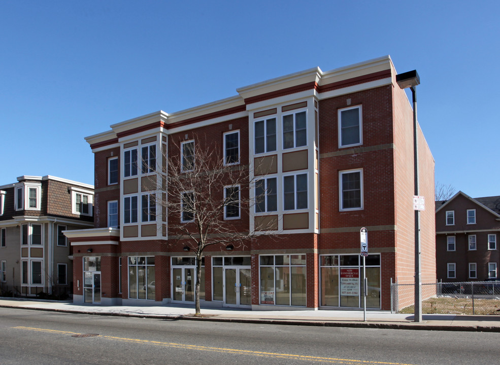 400-402 Blue Hill Ave in Boston, MA - Foto de edificio