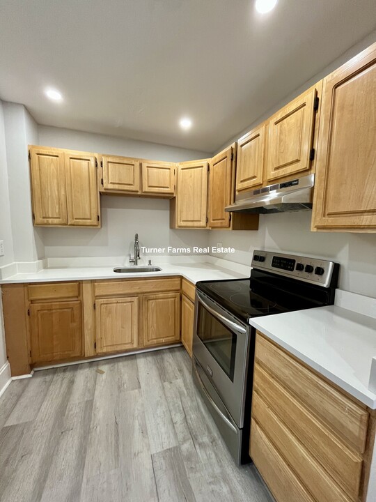 12 Regal St, Unit 5 in Boston, MA - Building Photo