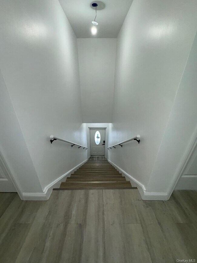 87 Sullivan St in Wurtsboro, NY - Building Photo - Building Photo