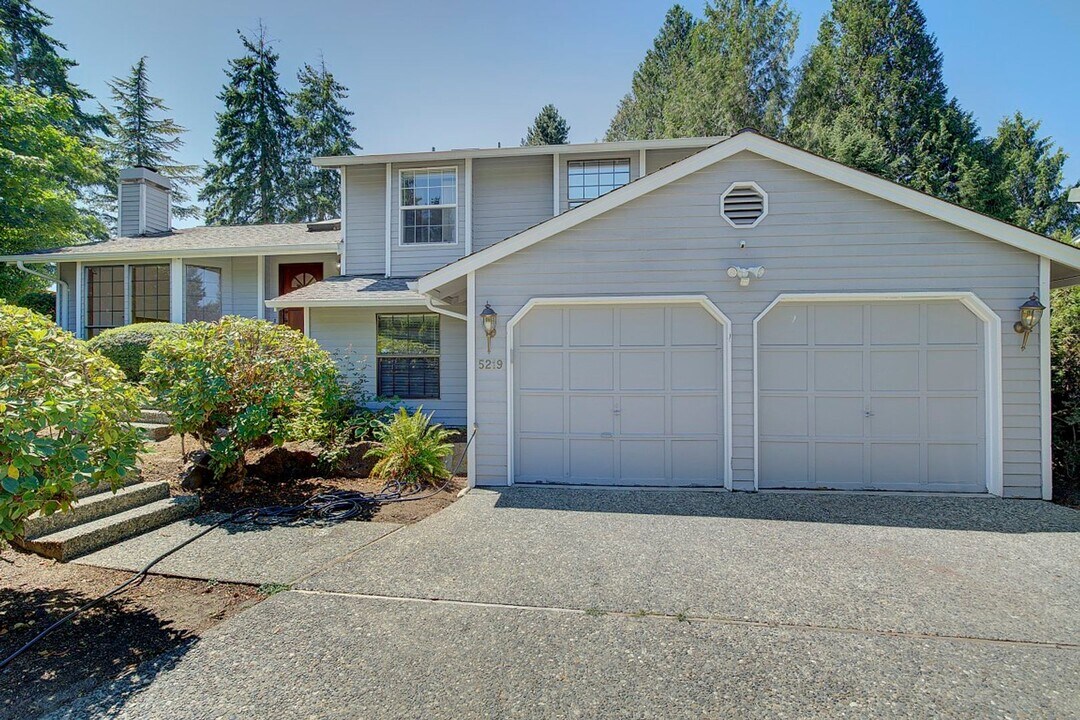 5219 154th Ave NE in Redmond, WA - Building Photo
