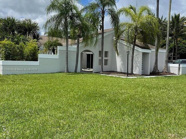 15340 SW 155th Ct in Miami, FL - Building Photo - Building Photo