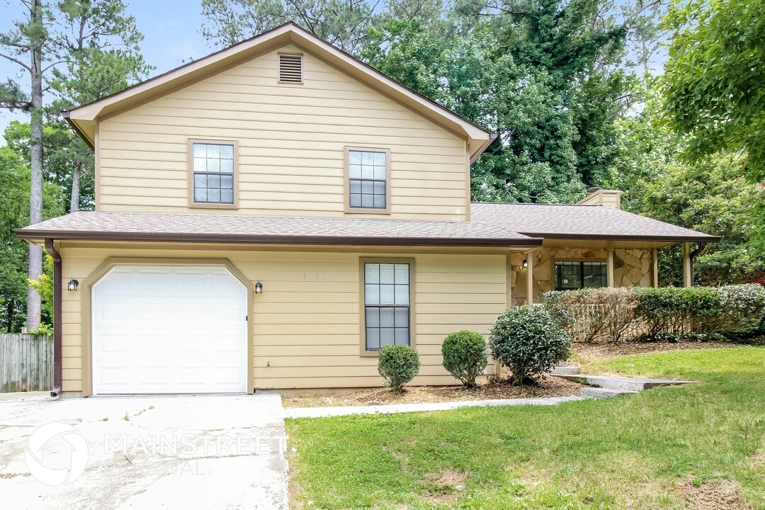 1320 Howard Way in Lawrenceville, GA - Foto de edificio