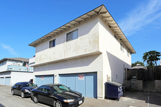 7212 Heil Ave in Huntington Beach, CA - Building Photo - Building Photo