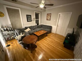 868 E 2nd St, Unit 1 in Boston, MA - Building Photo