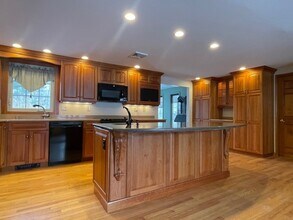 11 Timber Hill Rd in Plainville, CT - Building Photo - Building Photo