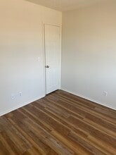 8140 Spur Ct in Las Vegas, NV - Building Photo - Building Photo