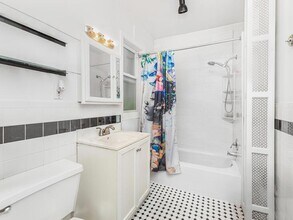 48 Tibbetts Rd in Yonkers, NY - Building Photo - Building Photo