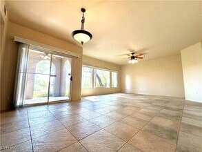 11855 Portina Dr in Las Vegas, NV - Foto de edificio - Building Photo