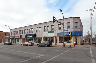 1842-1854 N Central Ave in St. Anthony, MN - Foto de edificio - Building Photo