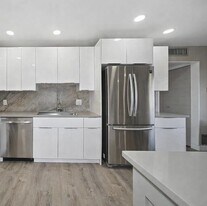 414 Brittany Dr in Delray Beach, FL - Building Photo