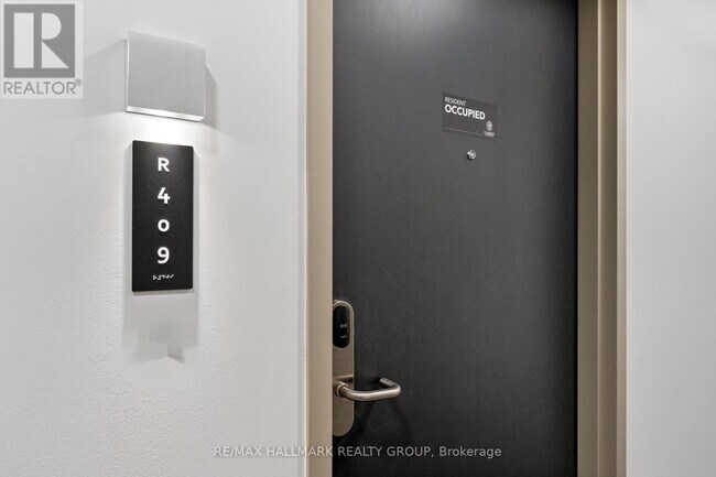 180 George St in Ottawa, ON - Building Photo - Building Photo