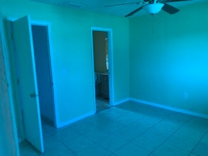 7121 Burnsville St in Englewood, FL - Building Photo - Building Photo