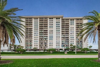 400 Island Way in Clearwater, FL - Building Photo - Building Photo