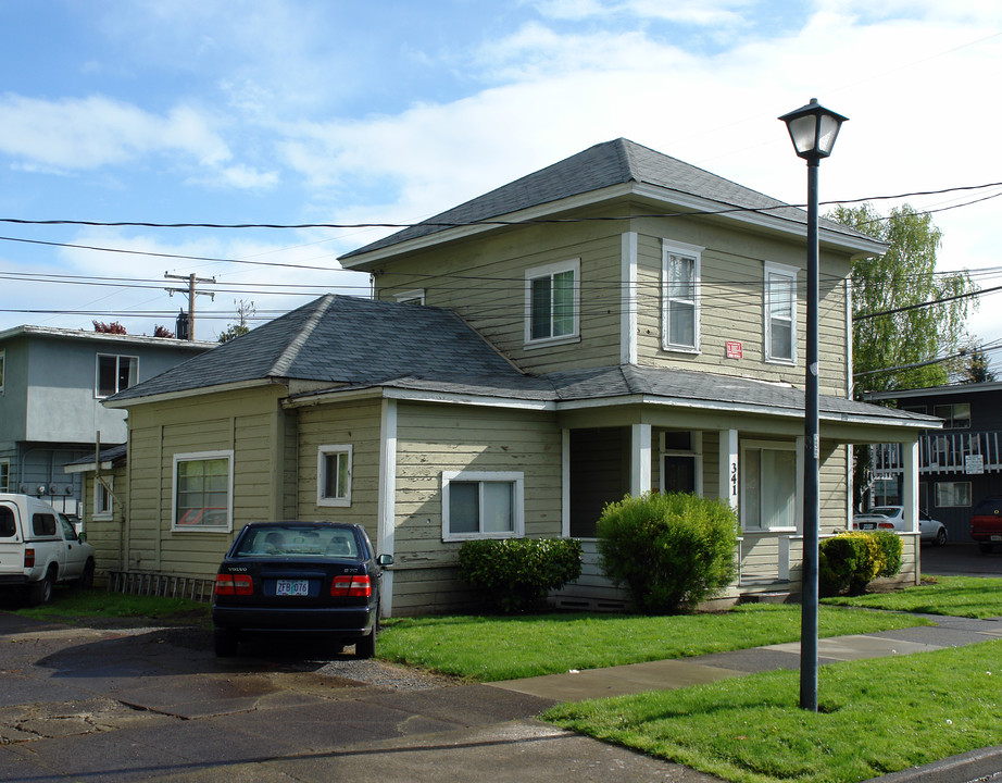 341 E 16th Ave in Eugene, OR - Building Photo