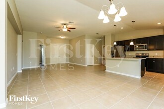 7297 Lobelia Rd in Ft. Myers, FL - Foto de edificio - Building Photo