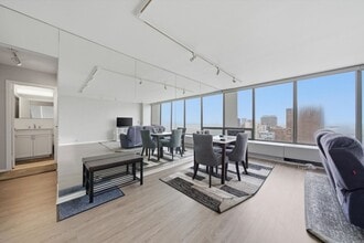 2800 N Lake Shore Dr in Chicago, IL - Building Photo - Building Photo