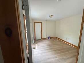 77 Union St, Unit #2 in Northfield, VT - Building Photo - Building Photo