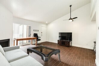 7098 N Holiday Dr in Galveston, TX - Building Photo - Building Photo