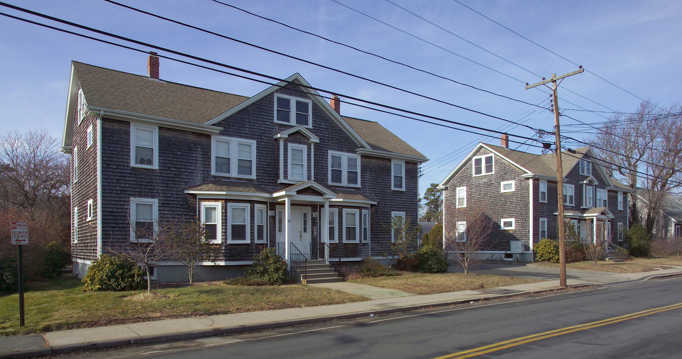 153 Winter St in Hyannis, MA - Building Photo