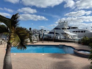 1050 Seminole Dr in Fort Lauderdale, FL - Building Photo - Building Photo