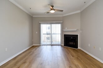 11349 Aristotle Dr, Unit 302 in Fairfax, VA - Building Photo - Building Photo