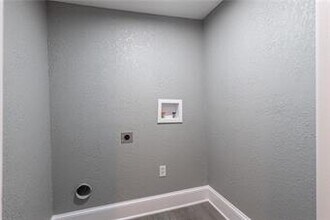 2413 College Ave in Kansas City, MO - Building Photo - Building Photo