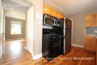 923 Elliott St SE in Grand Rapids, MI - Building Photo - Building Photo