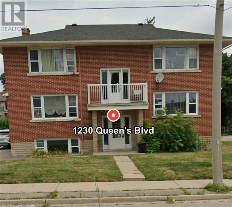 1230 Queen's Blvd in Kitchener, ON - Building Photo
