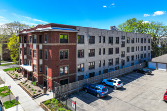 The Tazewell Condominiums in St. Paul, MN - Building Photo - Building Photo